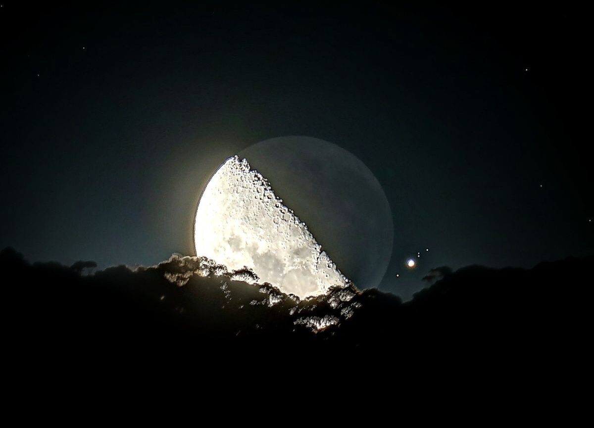 Esta noche hay espectáculo nocturno: conjunción entre la Luna y Marte.