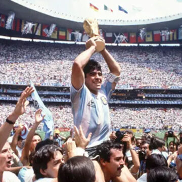 Fallece el gran Diego Armando Maradona, el futbolista que superó su pobreza para convertirse en un ícono