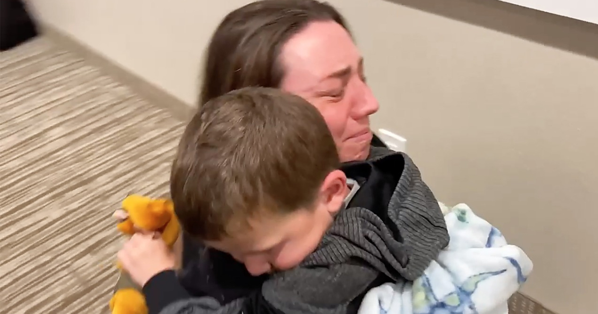 Mujer adopta a un niño y resulta ser el hijo que perdió 10 años atrás