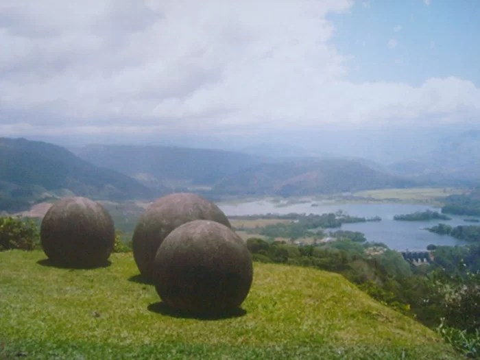 ancient-stone-spheres-of-costa-rica-1-1