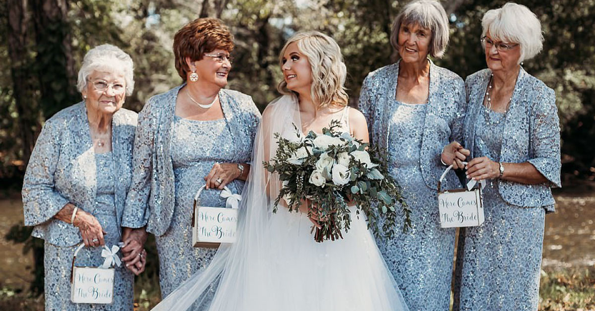 Novia pidió a sus 4 abuelas que fueran las «niñas de las flores» en su boda
