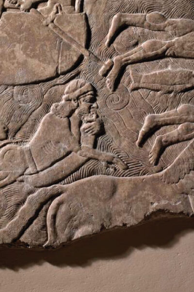 Sorprendentes relieves asirios muestran a personas nadando con artefactos que los ayudaban a flotar