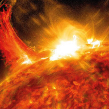Captan una intensa llamarada solar que podría provocar importantes alteraciones en la Tierra