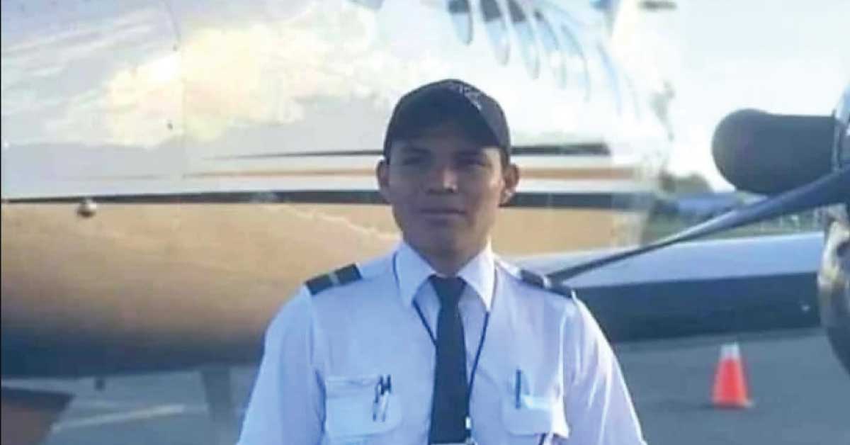 ¡Cumplió su sueño!:  Joven indígena se gradúa como piloto en Estados Unidos