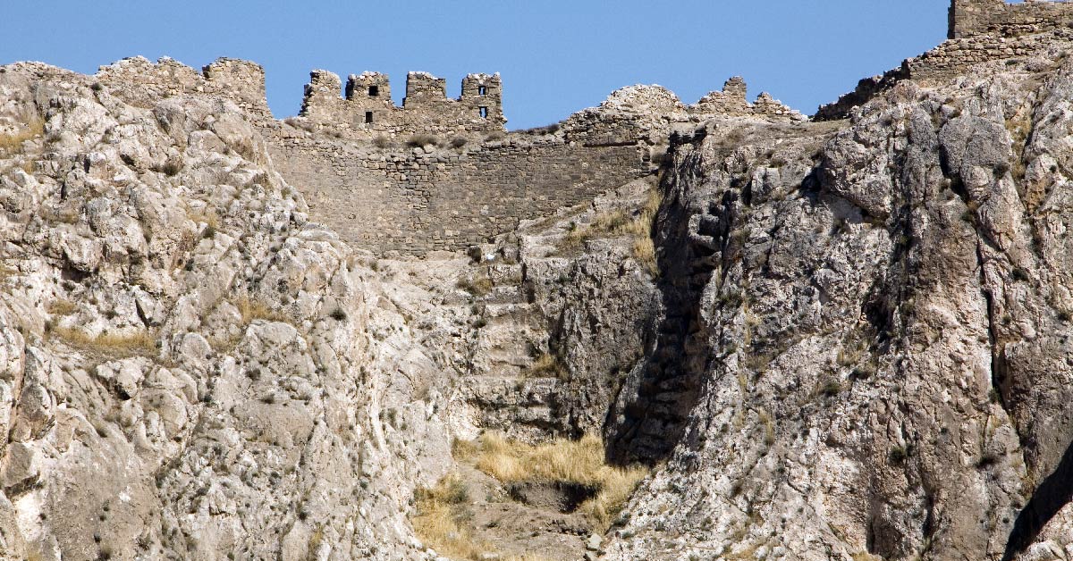 Encuentran castillo enterrado de 2,800 años de antigüedad en Turquía