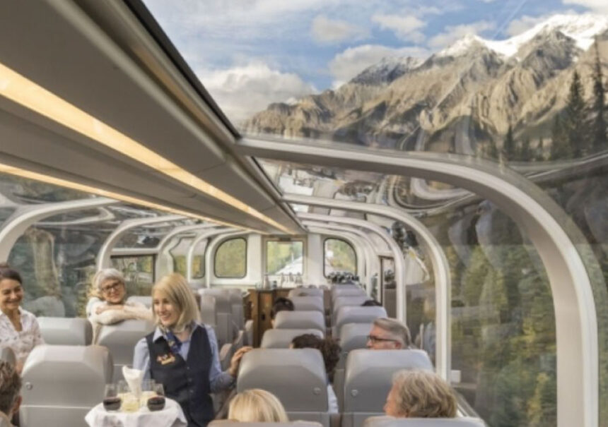 El viaje en tren más hermoso del mundo está en Canadá, va desde Vancouver a Banff.