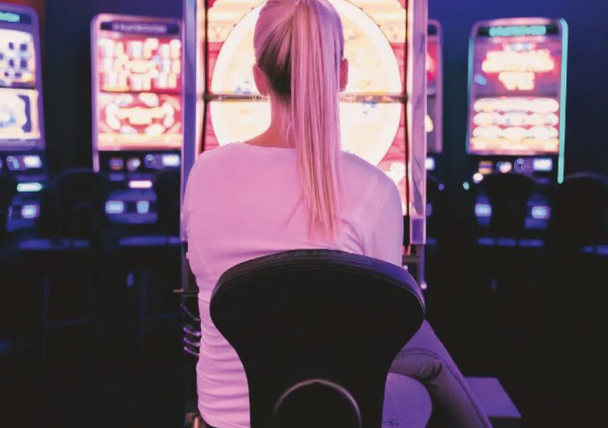 Mujer ganó más de 46 millones en casino apostando solo un dólar